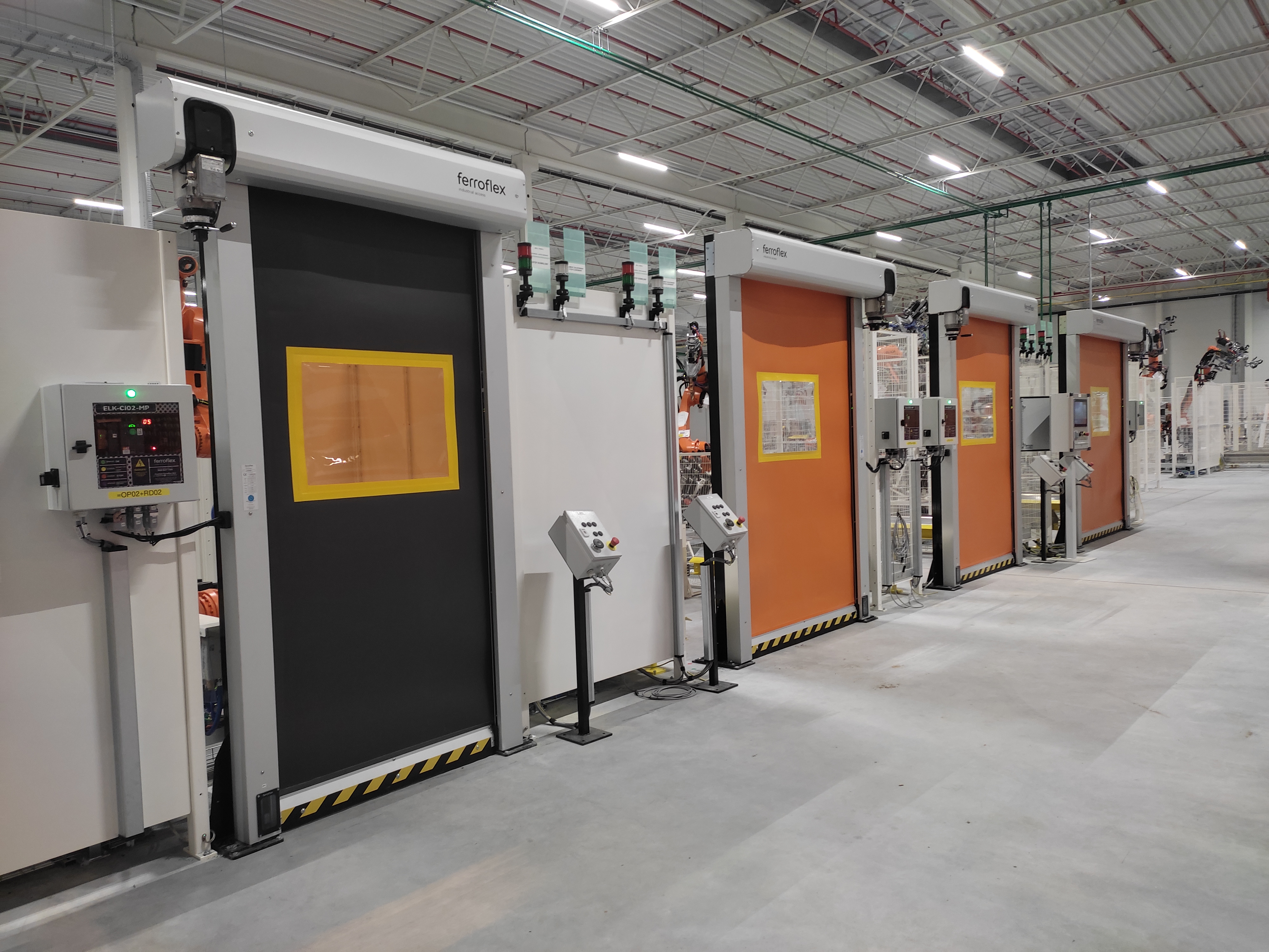 portas rápidas de enrolar para linhas de produção instaladas em Tiberina